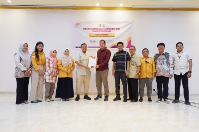 Foto Bersama Staf LLDIKTI IX