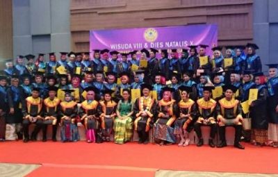 276 Mahasiswa(i) diwisuda Kampus STIKES Graha Edukasi Makassar